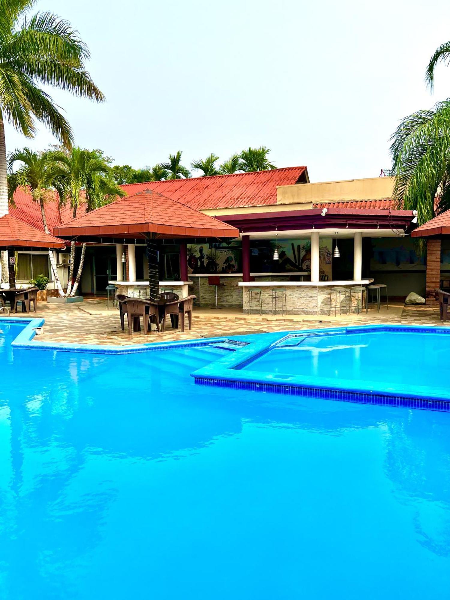 Hotel La Quinta ลาเซย์บา ภายนอก รูปภาพ